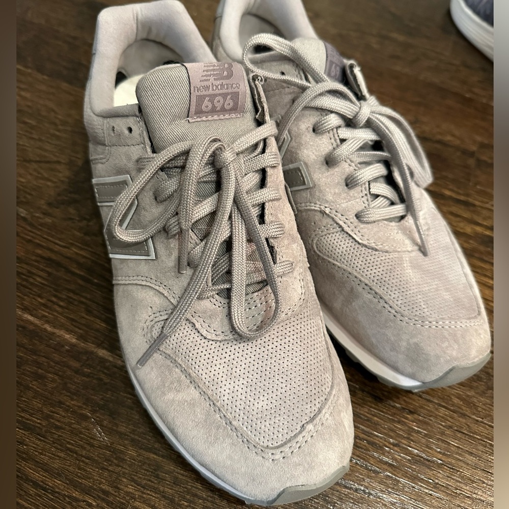New Balance WOMENS size 9.5 running sneaker gray - NEW UNWORN